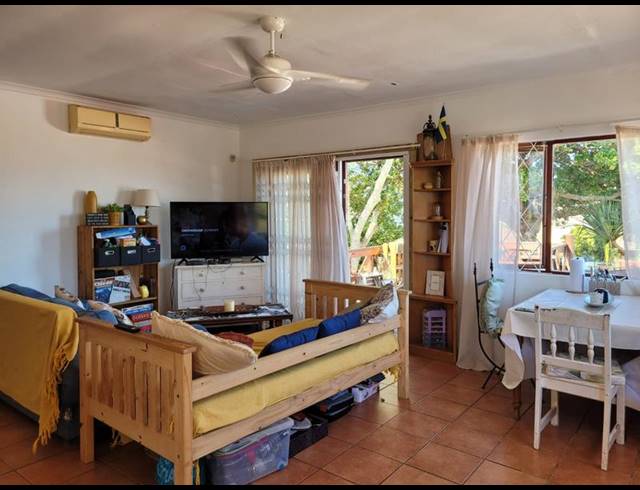 5 BEDROOM HOUSE FOR SALE IN MANABA BEACH